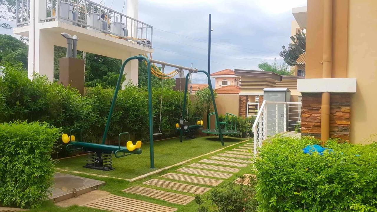 2 Bedroom And With Private Pool And Gym In Vista Manors Verdant Apartment