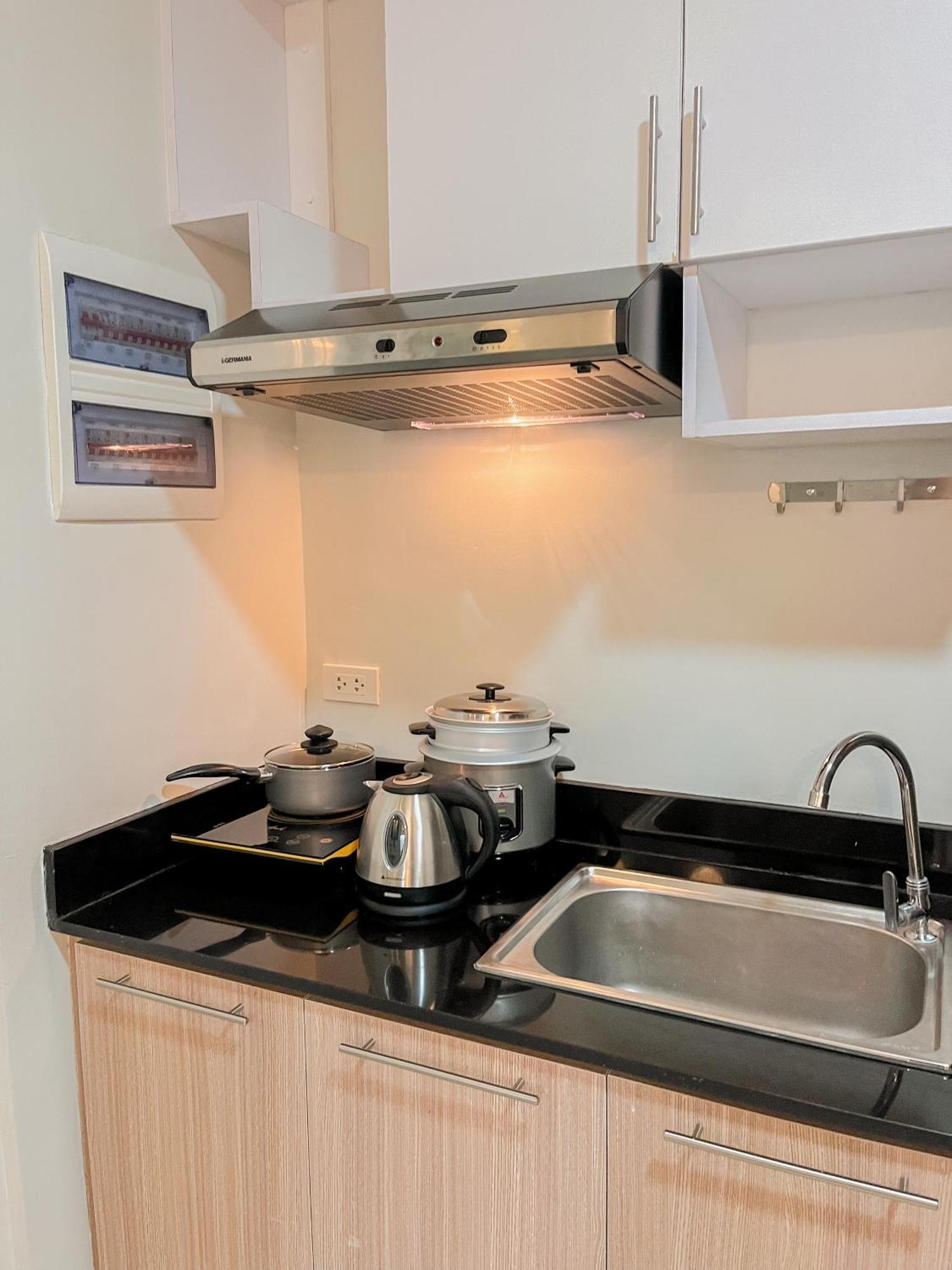 2 Bedroom And With Private Pool And Gym In Vista Manors Verdant * Puerto Princesa