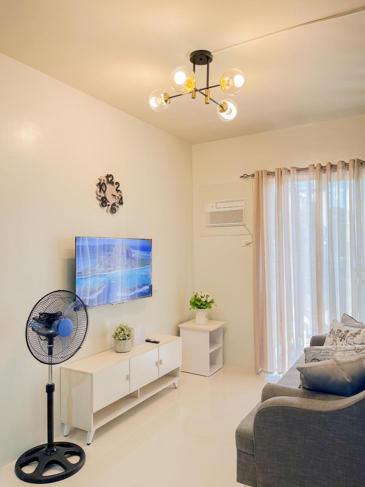2 Bedroom And With Private Pool And Gym In Vista Manors Verdant Apartment