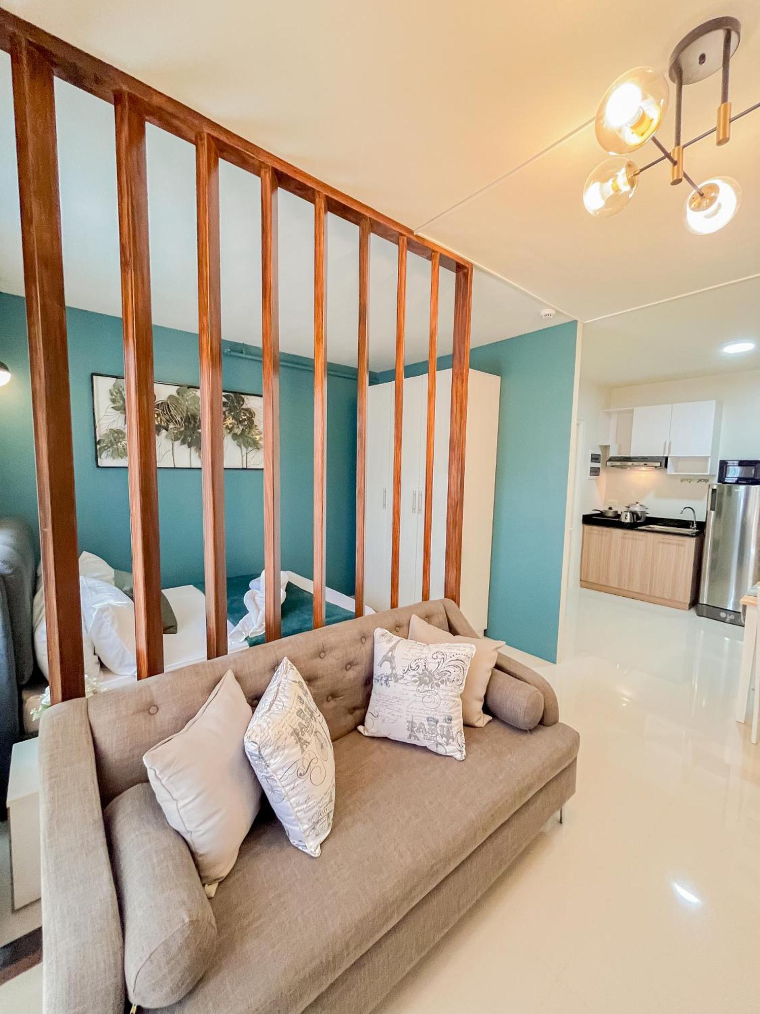 2 Bedroom And With Private Pool And Gym In Vista Manors Verdant Apartment *