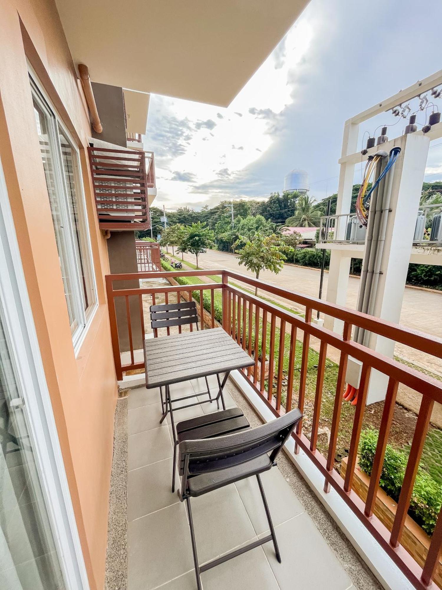2 Bedroom And With Private Pool And Gym In Vista Manors Verdant Puerto Princesa