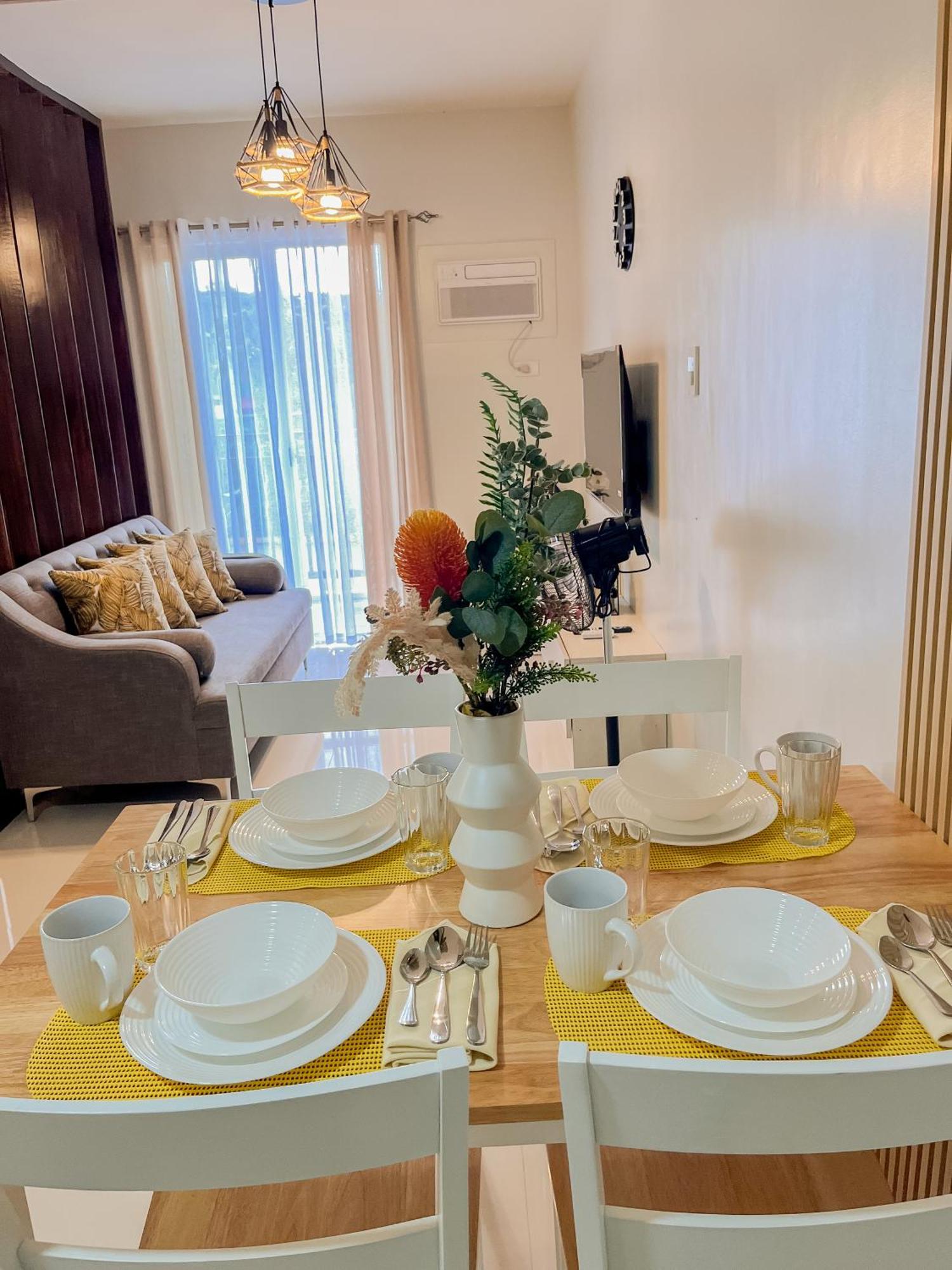 2 Bedroom And With Private Pool And Gym In Vista Manors Verdant *
