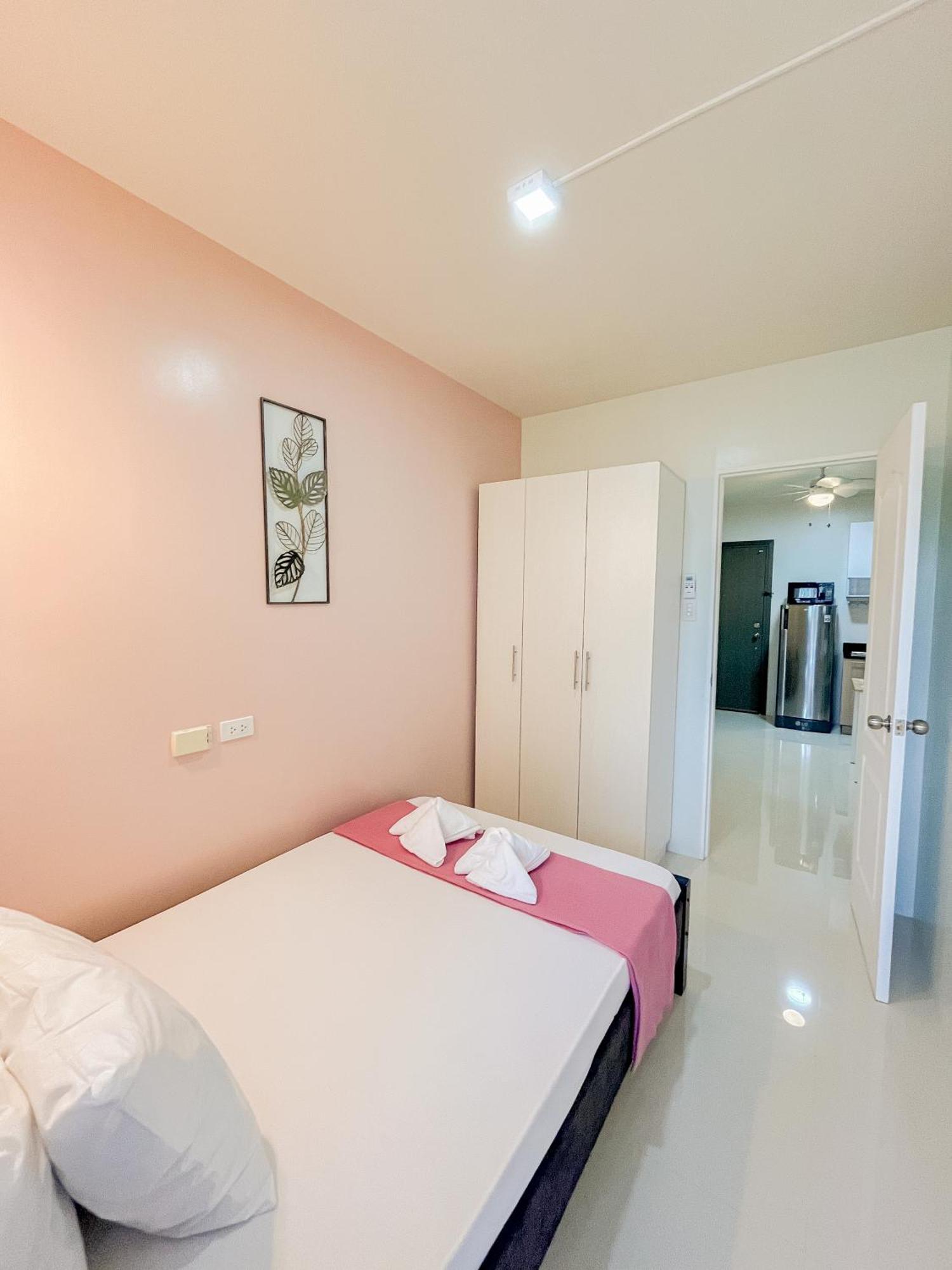 2 Bedroom And With Private Pool And Gym In Vista Manors Verdant *