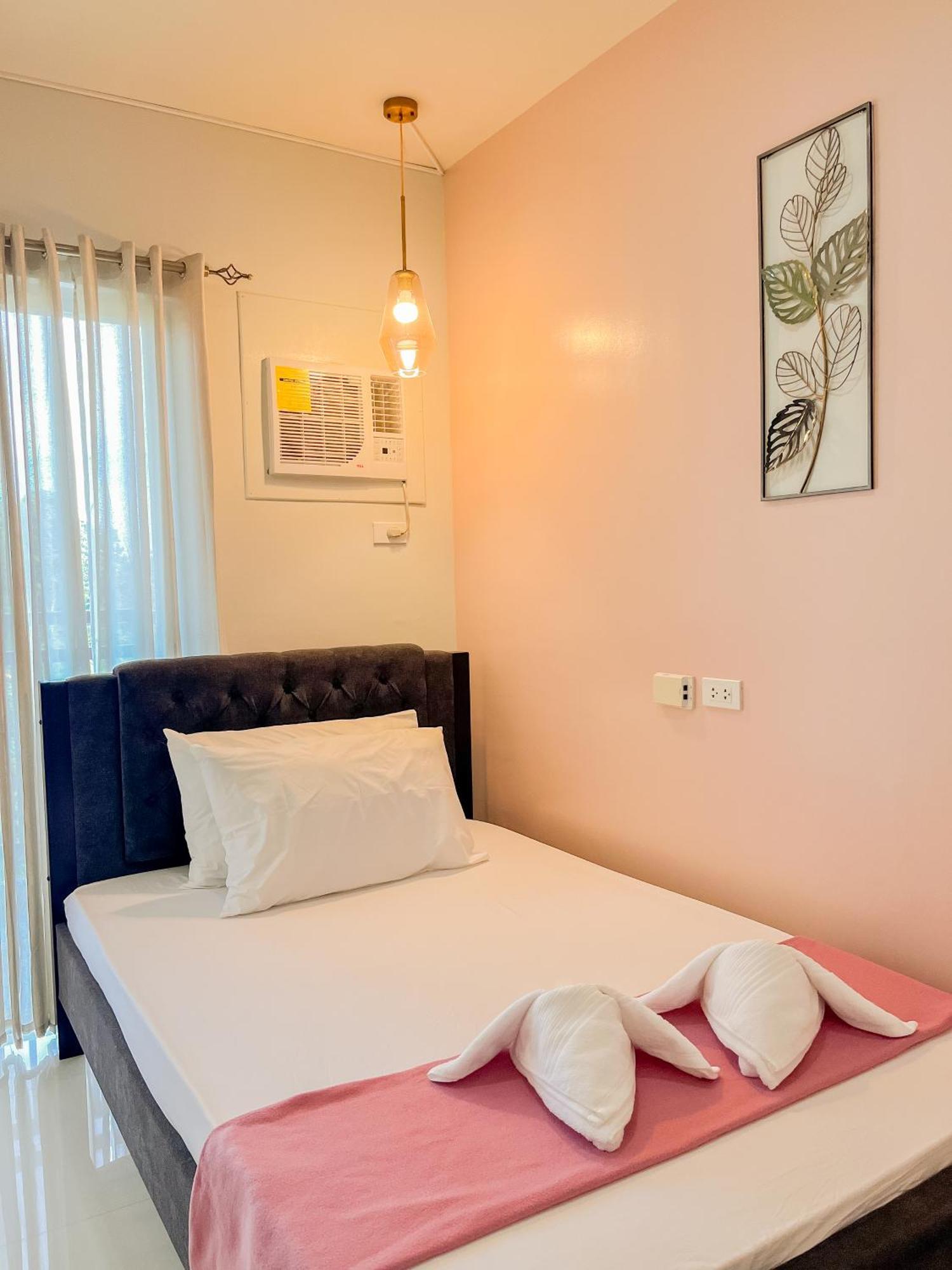 2 Bedroom And With Private Pool And Gym In Vista Manors Verdant