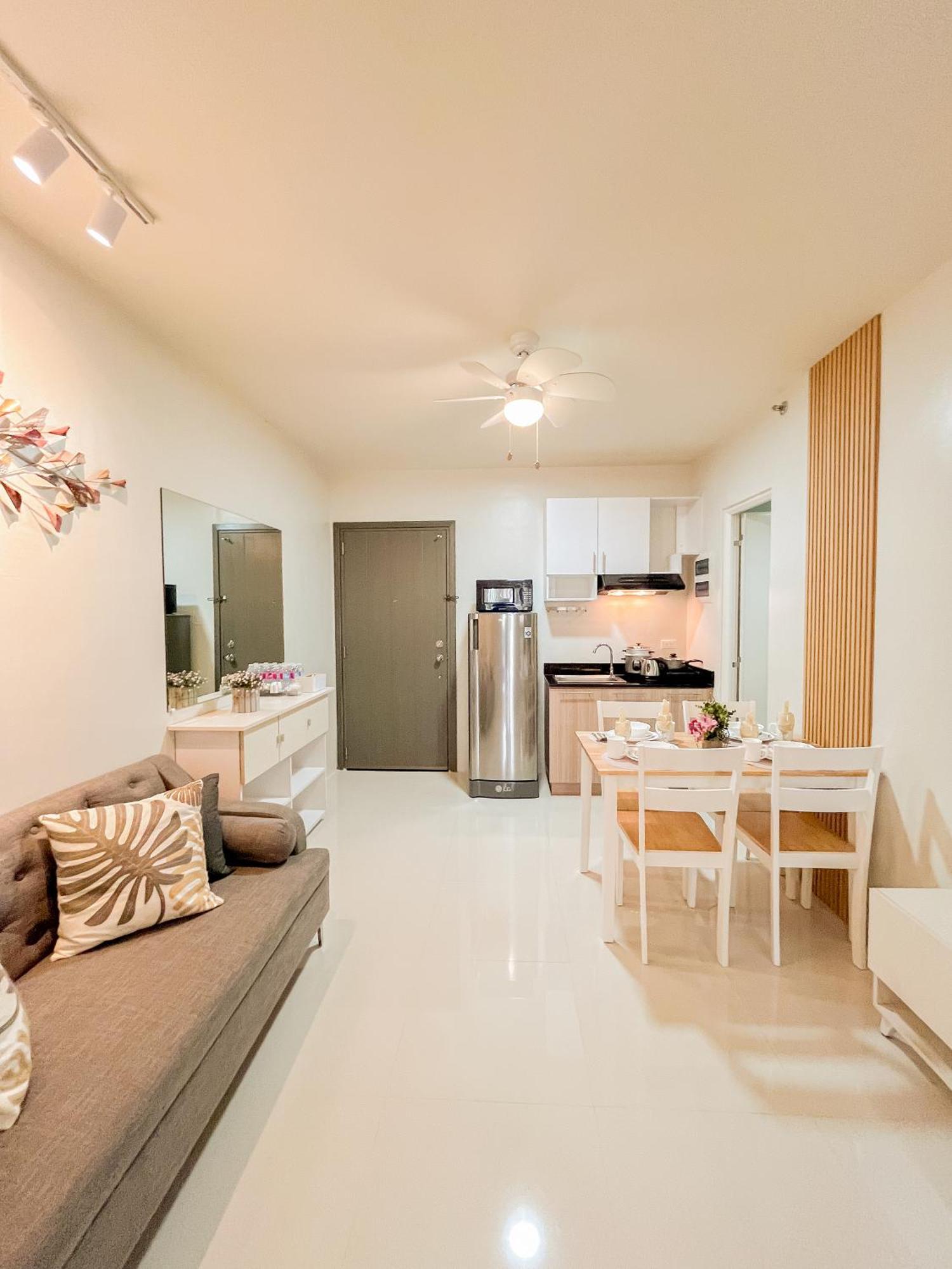 2 Bedroom And With Private Pool And Gym In Vista Manors Verdant Apartment *