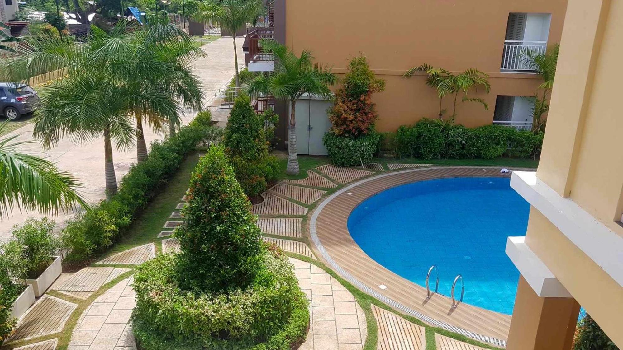 2 Bedroom And With Private Pool And Gym In Vista Manors Verdant Apartment