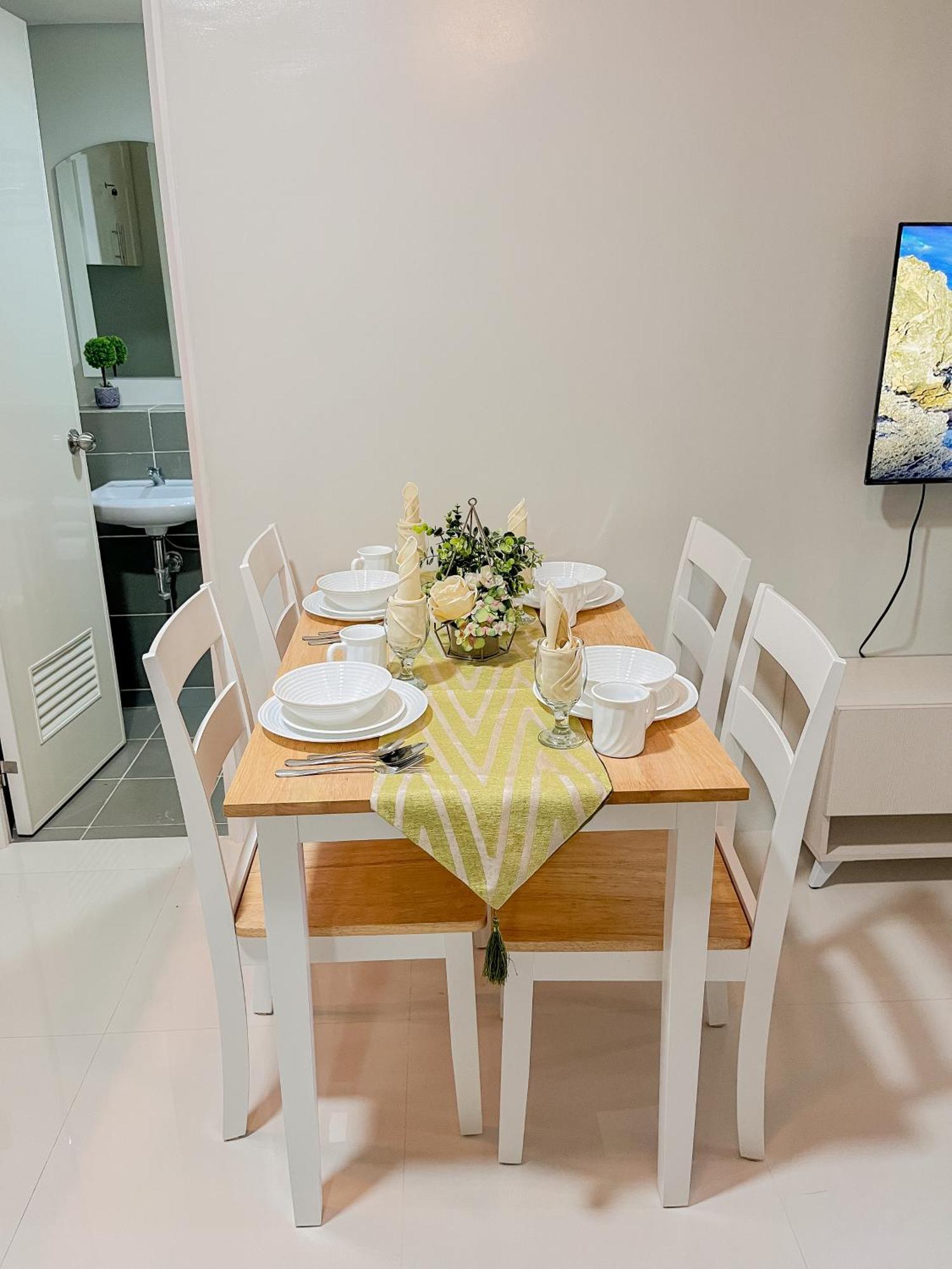2 Bedroom And With Private Pool And Gym In Vista Manors Verdant Apartment Puerto Princesa