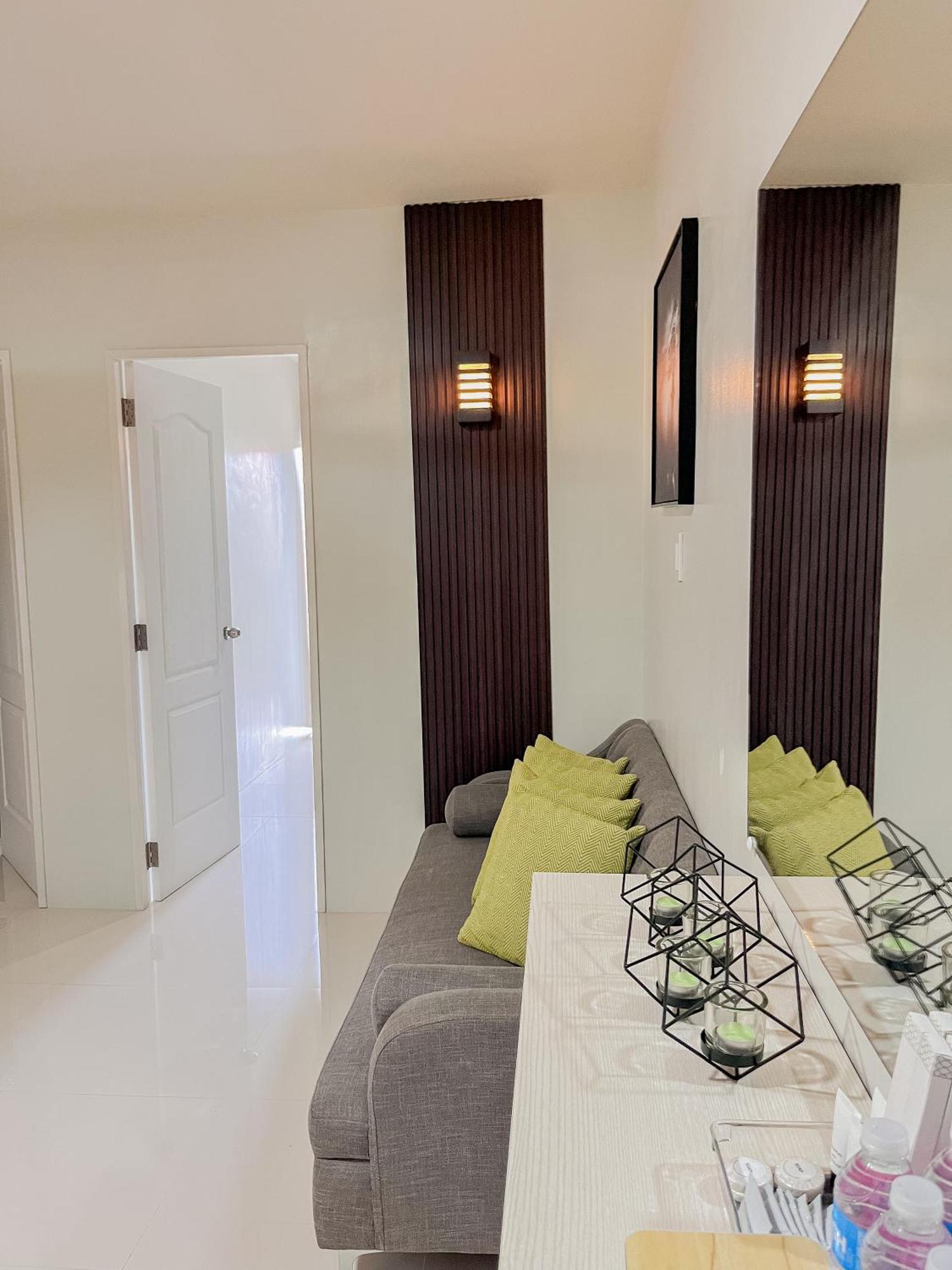 2 Bedroom And With Private Pool And Gym In Vista Manors Verdant Apartment