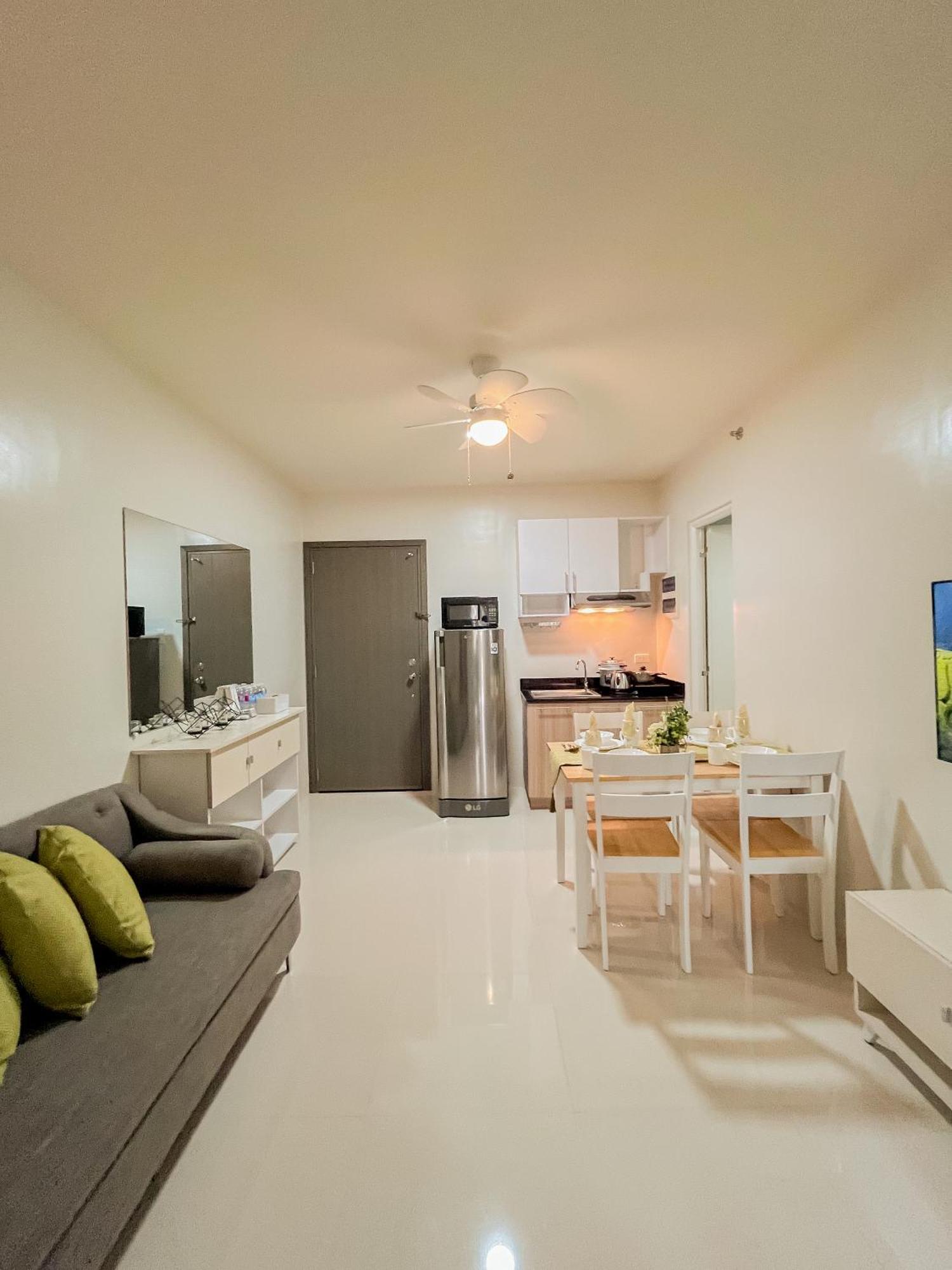 2 Bedroom And With Private Pool And Gym In Vista Manors Verdant * Puerto Princesa