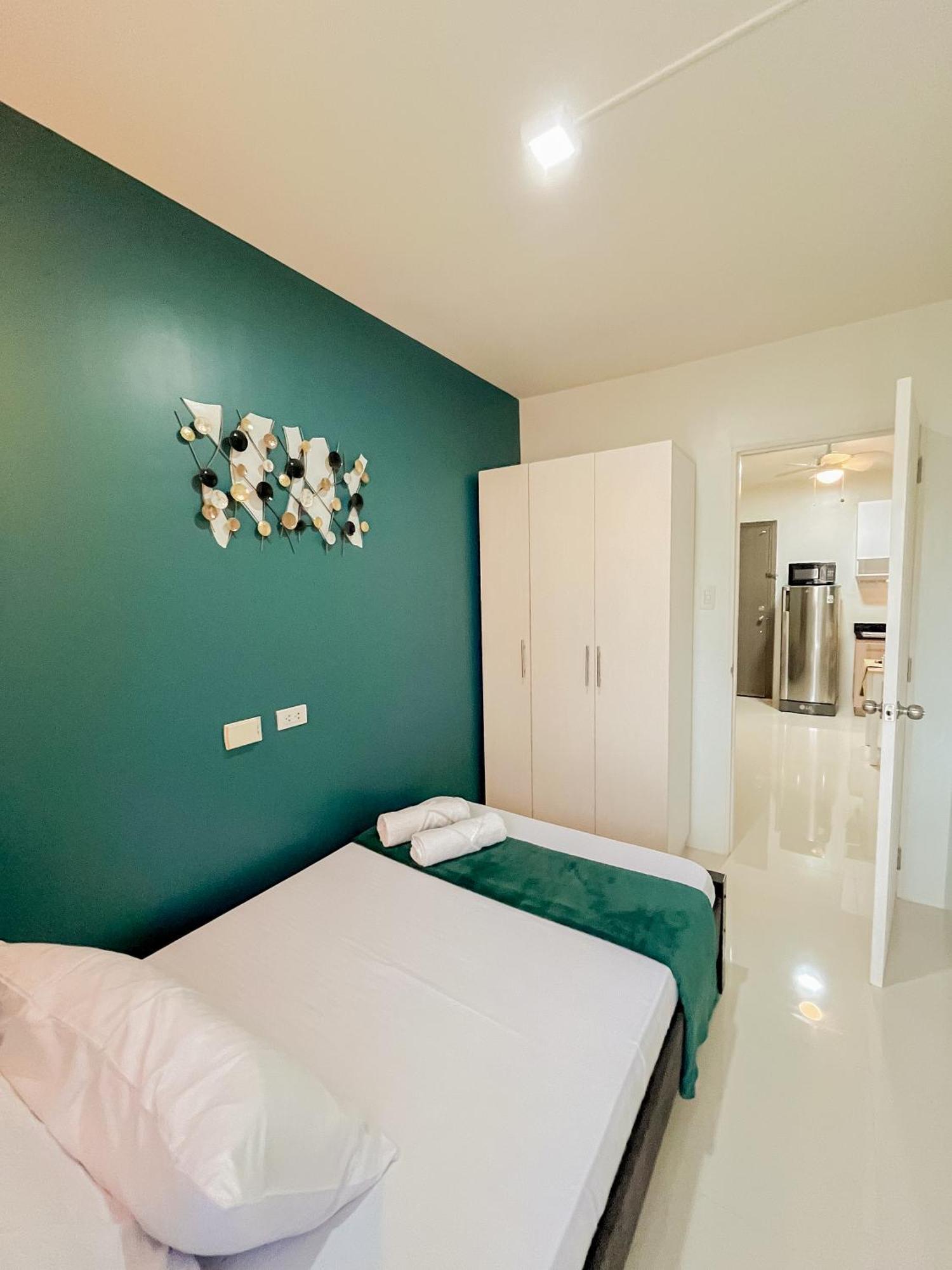 2 Bedroom And With Private Pool And Gym In Vista Manors Verdant Apartment Puerto Princesa